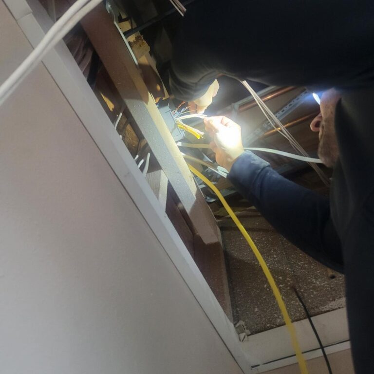 Electrical Emergency! When to Call Your 24/7 Electrician