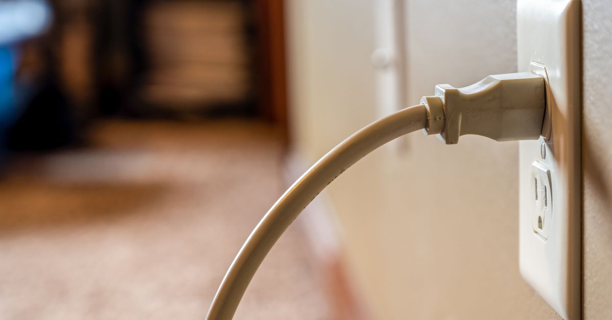 10 Signs an Old Electrical Outlet Needs To Be Replaced